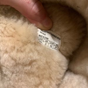 Emu sheep skin winter boots, barley worn, never outdoors.